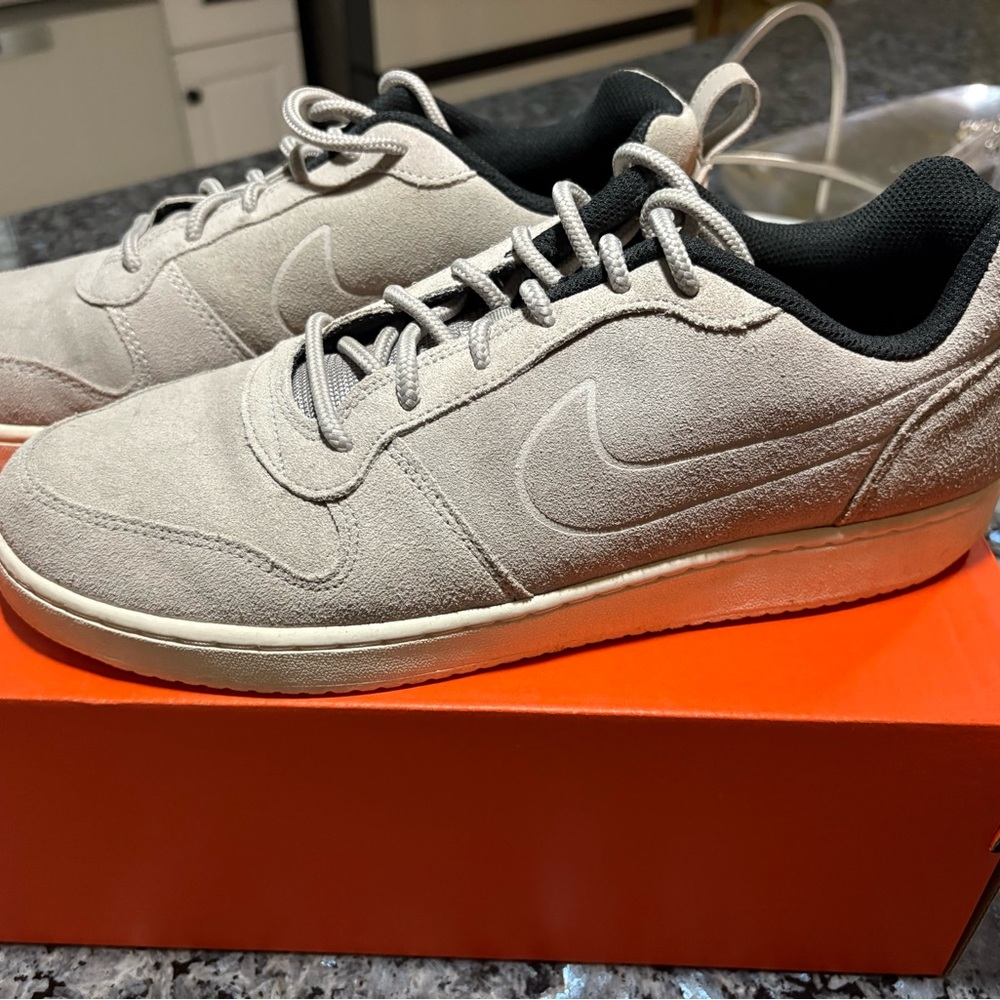 Nike Men's Light Gray Suede Sneakers